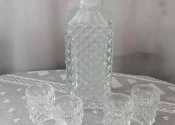 Karafka z kieliszkami PRL