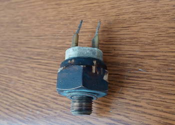 Audi 80 Włącznik termiczny wentylatora 2pin Biały 035919369C