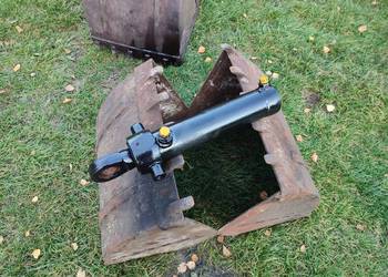 Siłownik hydrauliczny dwustronny łyzka , widły czerpak chwytak cyklop Siłownik hydrauliczny dwustronny łyzka , widły czerpak chwytak cyklop