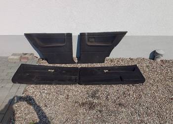 Boczki VW Golf MK2 3d Czarne materiał + plastik