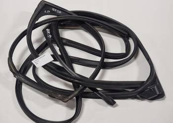 USZCZELKA DRZWI LEWY TYŁ INFINITI QX50 2018+