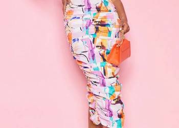 PRETTYLITTLETHING ASYMETRYCZNA SUKIENKA MAXI MARSZ