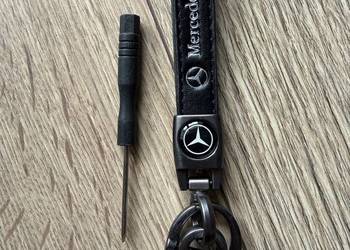 Breloczek do kluczy idealny na prezent