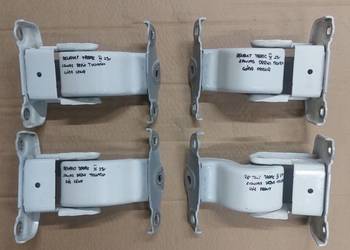 Renault Trafic IV 23r KOMPLET ZESTAW ZAWIASÓW DRZWI TYLNYCH 4SZT ORYGINAŁ