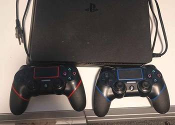 PlayStation 4 1TB dwa pady