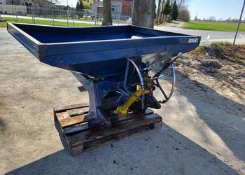 Rozsiewacz do nawozu Bogballe 800 , z wałkiem WOM I wysiewem granicznym