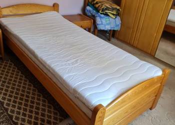 Łóżko drewniane z materacem 90 x 200