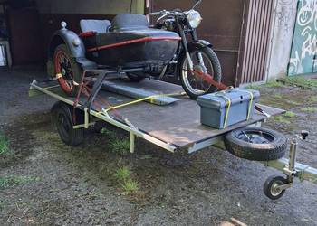 Wózek boczny do motocykla.
