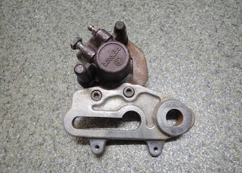 ZACISK TYŁ BREMBO + JARZMO KTM LC4 620 93-98R