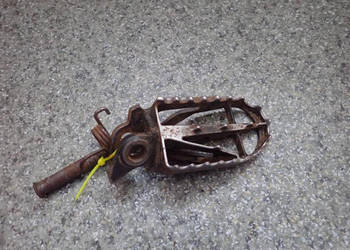 PODNÓŻEK KIEROWCY HONDA CR 125 94-97R