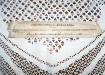 drewniana szpatułka laryngologiczna