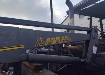 Tur ładowacz czołowy Agram case 4 cylindry seria 42 adaptacja