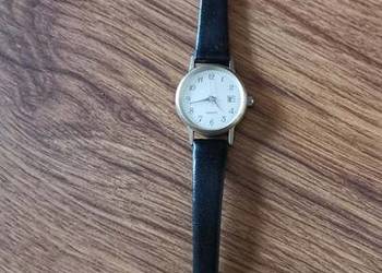 Zegarek z czarnym paskiem