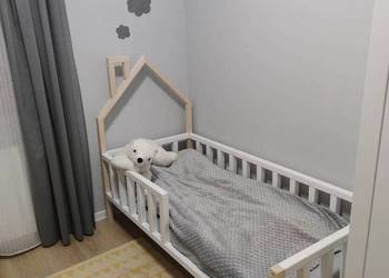 Łóżko z zagłówkiem domek pod materac 160x80 w stylu skandyna