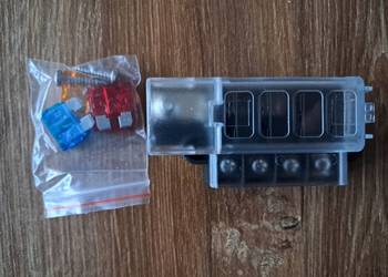 nowa skrzynka bezpieczników 4 gniazda brak metki