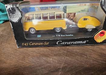 Model samochodu marki VW Bus z przyczepą
