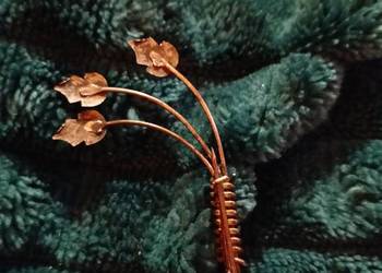 Broszka w kształcie liścia