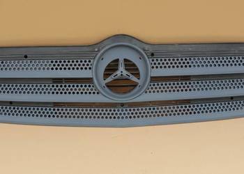 MERCEDES ATEGO GRILL ATRAPA 9678800285