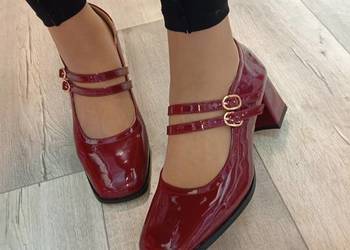 (41) Bordowe czółenka wieczorowe z zapięciem, Nowe