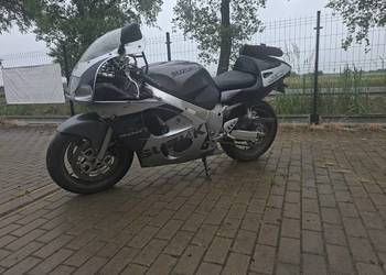 Suzuki gsxr 600 srad