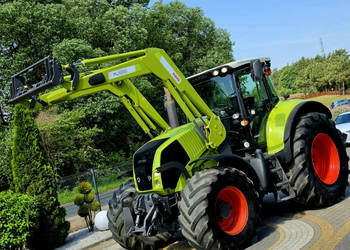 ciągniki Claas AXION 810 CMATIC AXION 810 CMATIC | 2012 | Przedni TUZ / Ła…