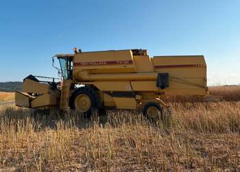 Kombajn zbożowy New Holland TX 32