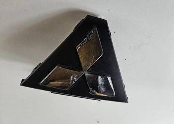 MITSUBISHI PAJERO IV 4 ZNACZEK GRILLA ATRAPY PRZÓD 7450A560