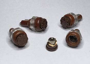 Gniazdo bezpiecznika DBP4-1 _dla bezp. 15x4 mm