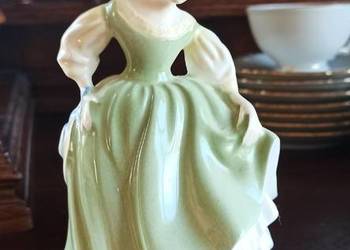 Figurka  Fair Maiden HN 2211. Royal Doulton.