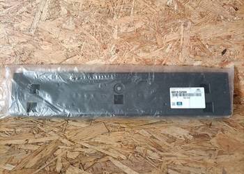 HYUNDAI IONIQ 16- PODKŁADKA TABLICY REJESTRACYJNEJ ZDERZAK PRZÓD 86519G2500