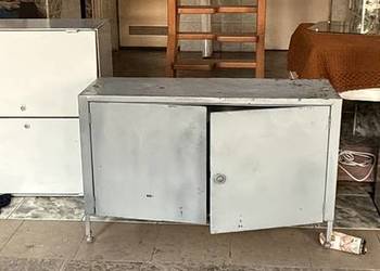 4 Szafki metalowe na narzedzia