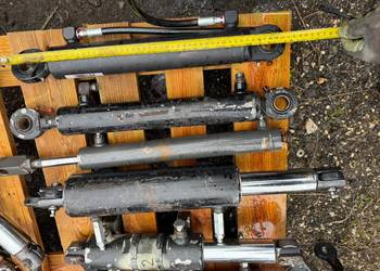 Siłownik hydrauliczny dwustronnego działania