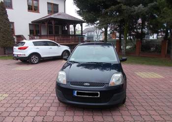FORD FIESTA 1,25 benz. 2007 r./2008 r. 5 drzwi KLIMA mały przeb. HAK zarej.
