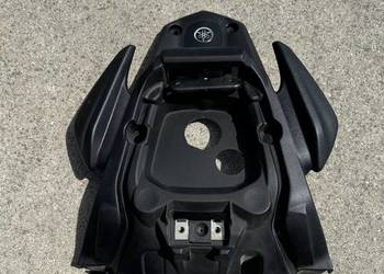 Uchwyt pasażera/ osłona zbiornika Yamaha Aerox/ Mbk Nitro od 2013r.