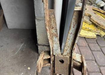 Rama zaczepu dolnego Ursus C 330