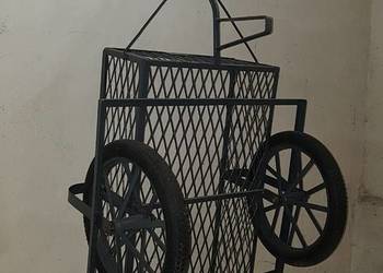 Wózek dwukołowy ala riksza.