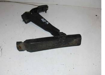 MERCEDES E124 2.5 PEDAŁ GAZU UCHWYT 1243011320 NUMER MAGAZYN