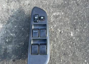 Przełącznik szyb Toyota RAV4 II 8482042180