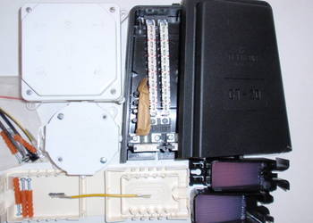 Puszki gniazdka wtyczki telefoniczne i inne