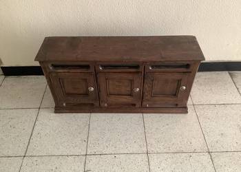 Stara francuska skrzynka na listy Industrialdesign . Vintage