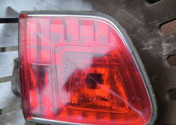 Tylnia lewa Lampa toyota Avensis t27