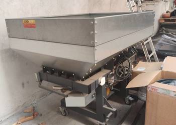 Rozsiewacz nawozów zawieszany 800 l ocynk inox