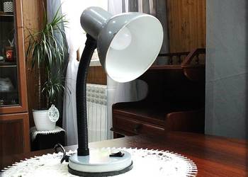 Lampka biurkowa / stołowa regulowana Moc 60W długi przewód