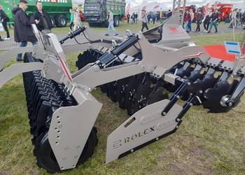 Głębosz z hydropakiem ,  szerokość 3.0 m, 6 zębów.