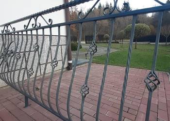 Barierki balkonowe lub tarasowe. KUTE.  SUPER STAN.