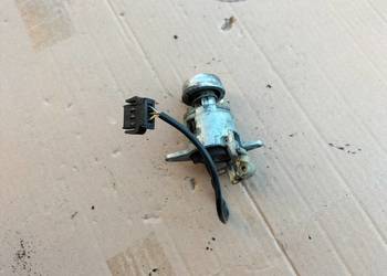 Audi 80 B4 ZAMEK WKŁADKA BAGAŻNIKA