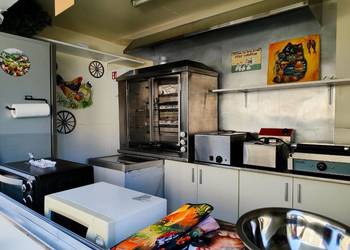Przyczepa gastronomiczna - food truck, kurczak z rożna, gotowy biznes