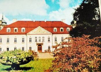 Albumy prezenty Nieborów książki Bródno Antykwariaty