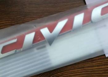 OEM emblemat "CIVIC" na tył klapy Honda Civic VIII