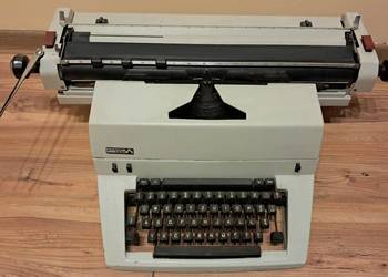 Maszyna do Pisania Predom Łucznik PRL Vintage